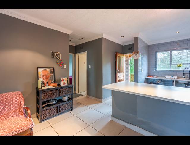 2 BEDROOM APARTMENT FOR SALE IN BUCCLEUCH